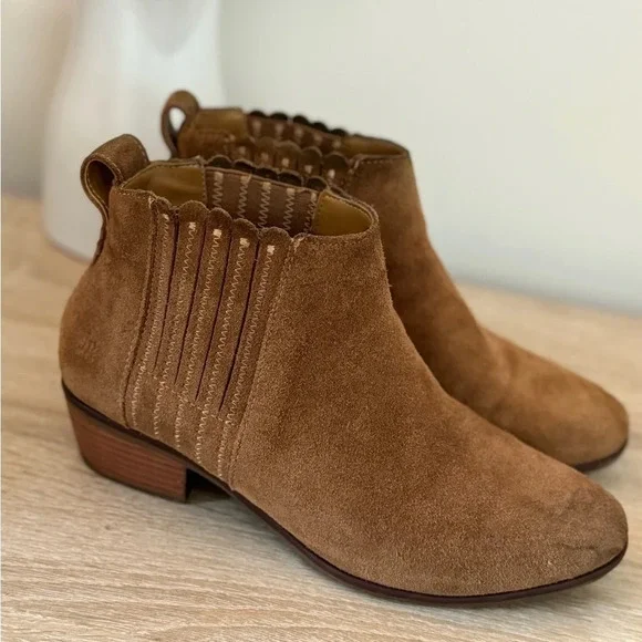 Jack Rogers Liddy Waterproof Suede Block Heel Booties size 7 - Picture 2 of 8